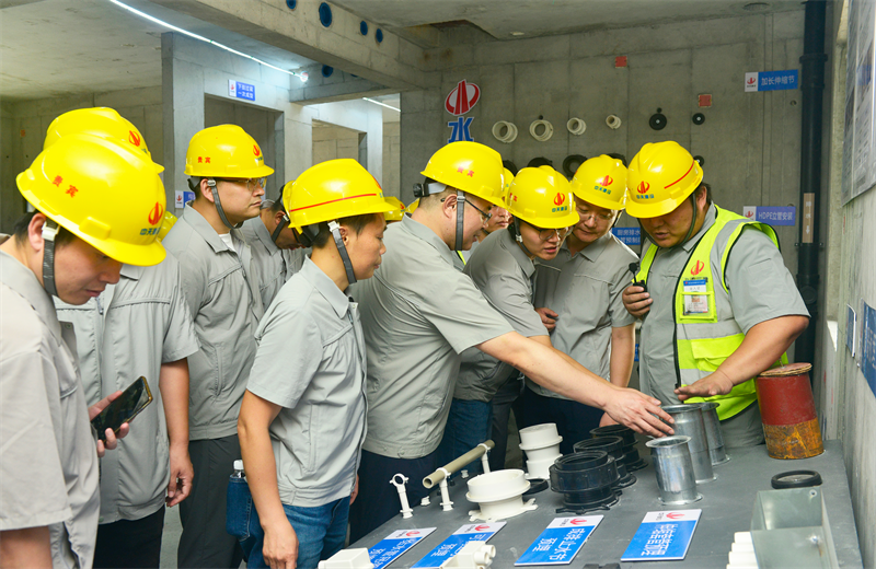 为进一步推进优质客户高效履约，提升交付品质、达成客户满意，2025年6月25日，东升国际建设集团在上海组织召开2025年越秀地产、华润置业客户履约推进会。